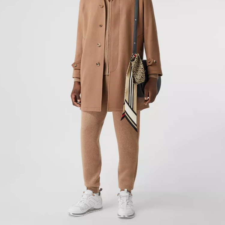 Burberry TB Monogram Silk Scarf in Archive Beige 80370171 圖 8