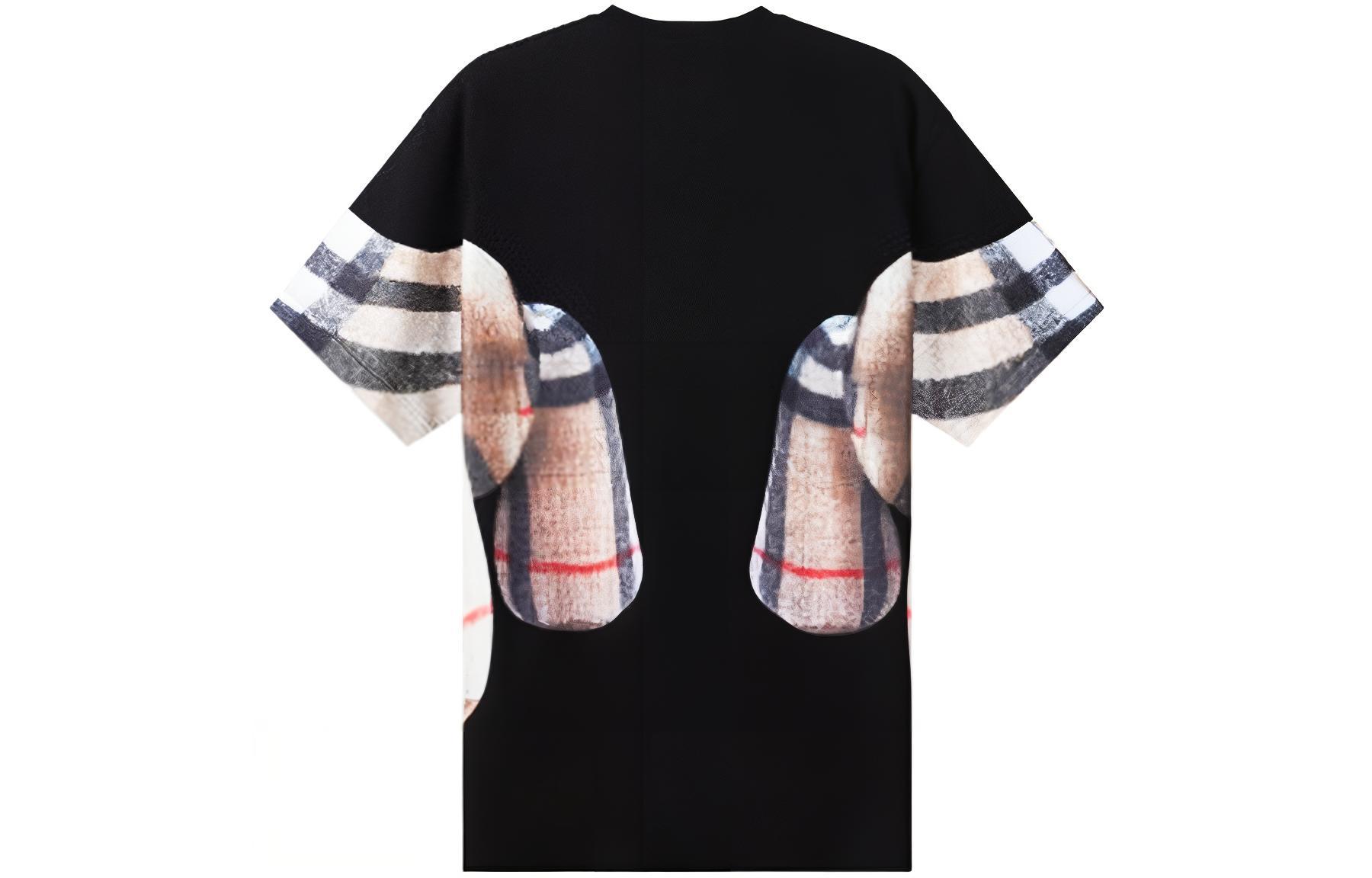 Lookbook Kaos Hitam Longgar Pria Burberry Thomas Bear Graphic. 80495681