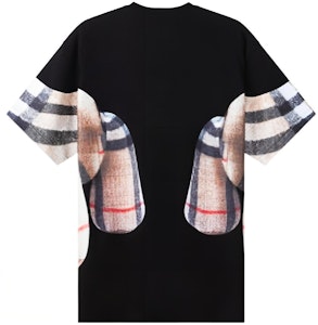 Burberry Thomas Bear Grafik Kemeja-T Longgar Hitam Lelaki. 80495681 Lookbook Burberry Thomas Bear Grafik Kemeja-T Longgar Hitam Lelaki. 80495681