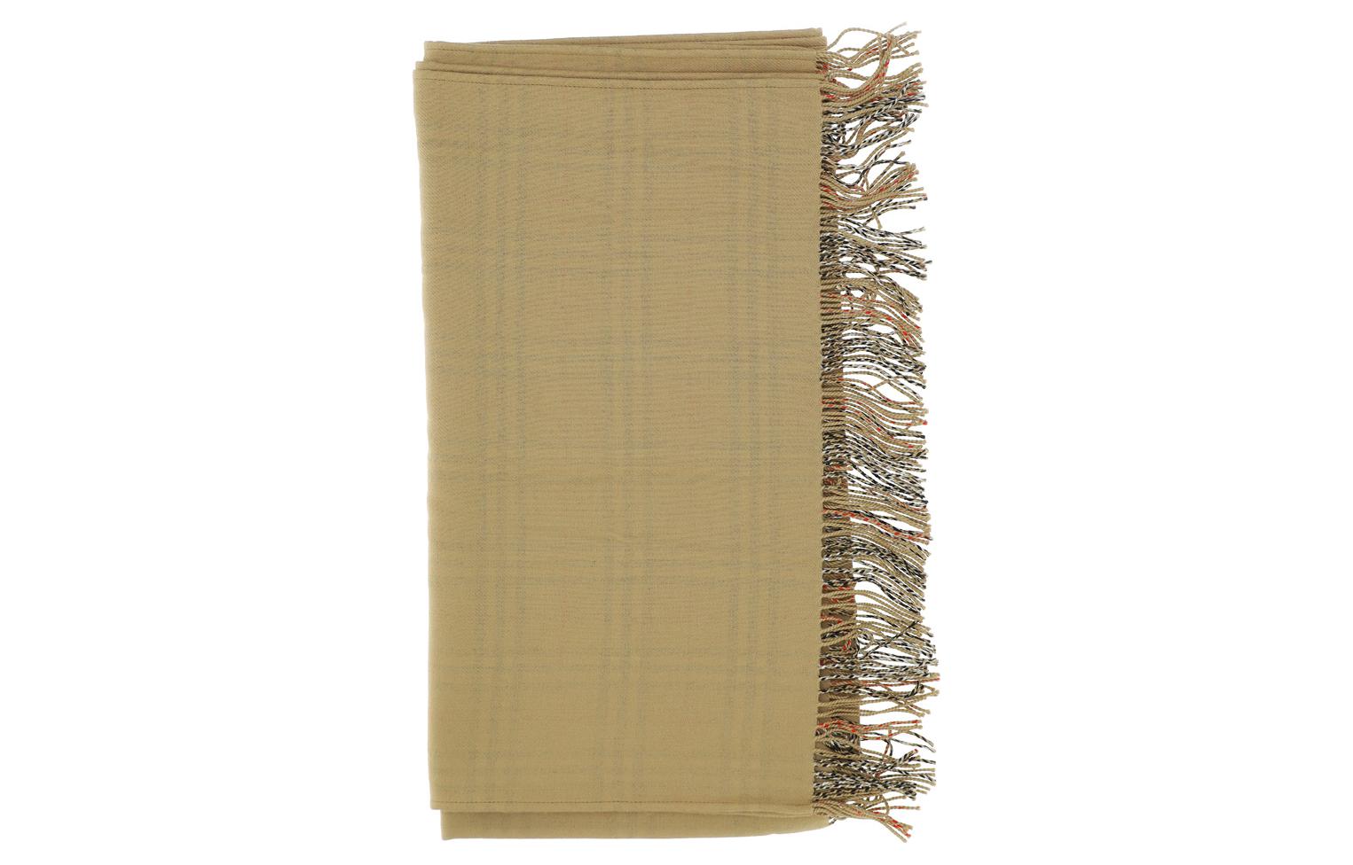 Burberry Unisex Khaki Scarf - Warm and Stylish Winter Essential. 8071673144274A7026