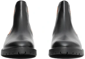 Lookbook Burberry Chelsea Boots Kulit dengan Trim Kotak Vintage 'Hitam' 80256941