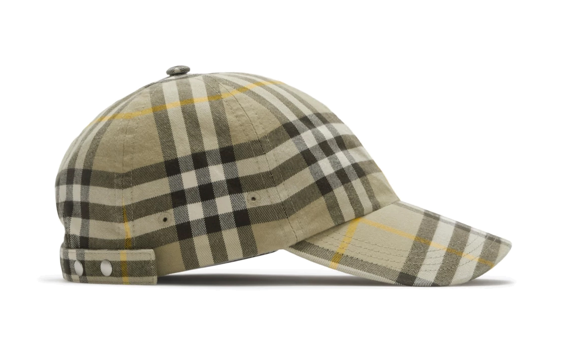 Lookbook Burberry Vintage Check Cotton Baseball Cap Beige Unisex Couple Style. 80756351