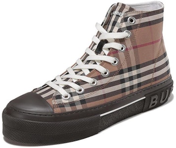 Burberry 经典格纹高帮鞋 桦木棕色 80556611 Lookbook Burberry 经典格纹高帮鞋 桦木棕色 80556611
