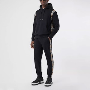 バーバリー ヴィンテージチェック フーディ スウェットシャツ ブラック 80262721 Purchase バーバリー ヴィンテージチェック フーディ スウェットシャツ ブラック 80262721