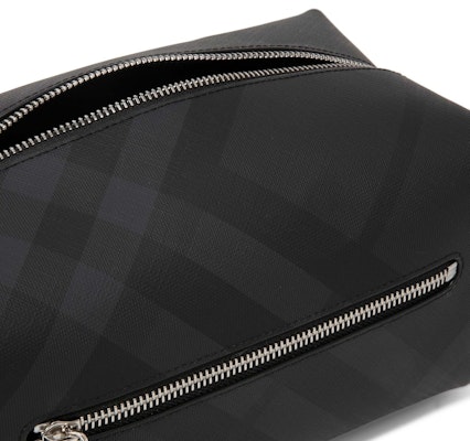 巴宝莉黑色经典格纹洗漱包 Order 巴宝莉黑色经典格纹洗漱包