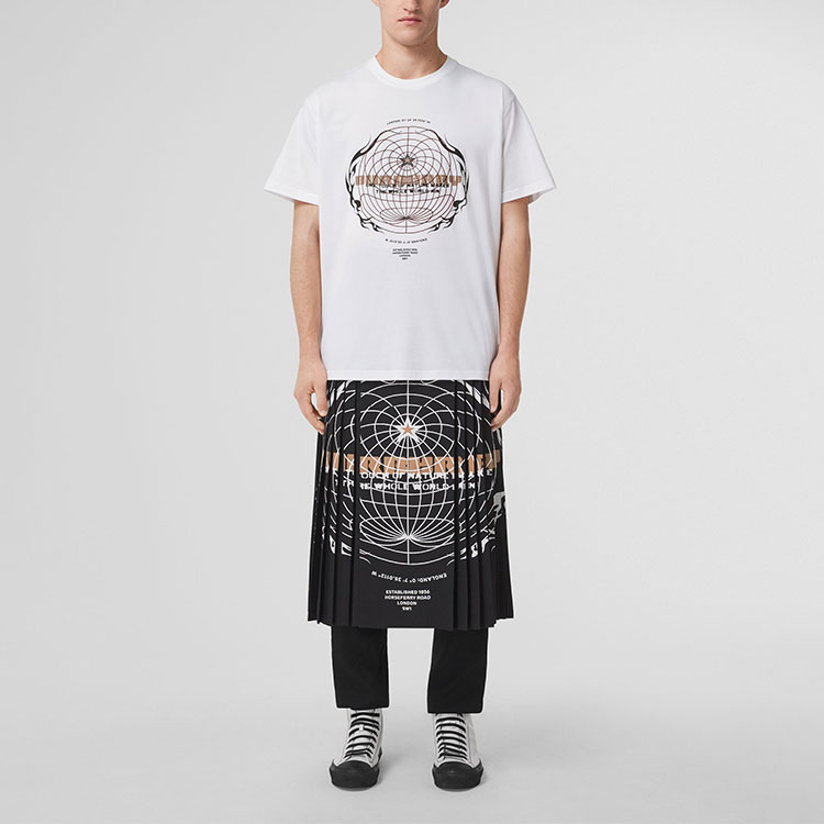 Shop バーバリー ホワイト オーバーサイズ Tシャツ スフェリカルプリントデザイン付き. 80494571