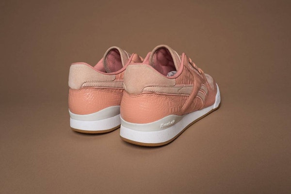 Burn Rubber x Reebok Phase 1 '底特律玩家' AR1014 Shop Burn Rubber x Reebok Phase 1 '底特律玩家' AR1014