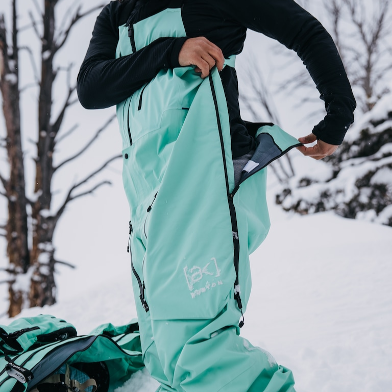 Shop BURTON AK Acamar GORE-TEX PRO 3L 防水透氣連身吊帶褲 242001