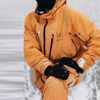 Shop BURTON AK Stretch Hover GORE-TEX 3L 防水透氣滑雪外套 - 橘色 10013110651