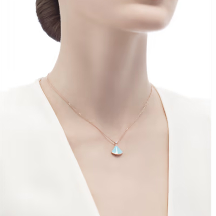 Lookbook BVLGARI DIVAS'' DREAM 藍色18K玫瑰金項鍊 情侶款 男女珠寶 項鏈。 CL857200