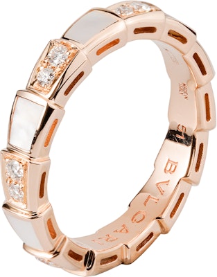 BVLGARI Serpenti Viper 18K玫瑰金珍珠母情侶設計戒指男女適用款式 AN858042-353205 Lookbook BVLGARI Serpenti Viper 18K玫瑰金珍珠母情侶設計戒指男女適用款式 AN858042-353205