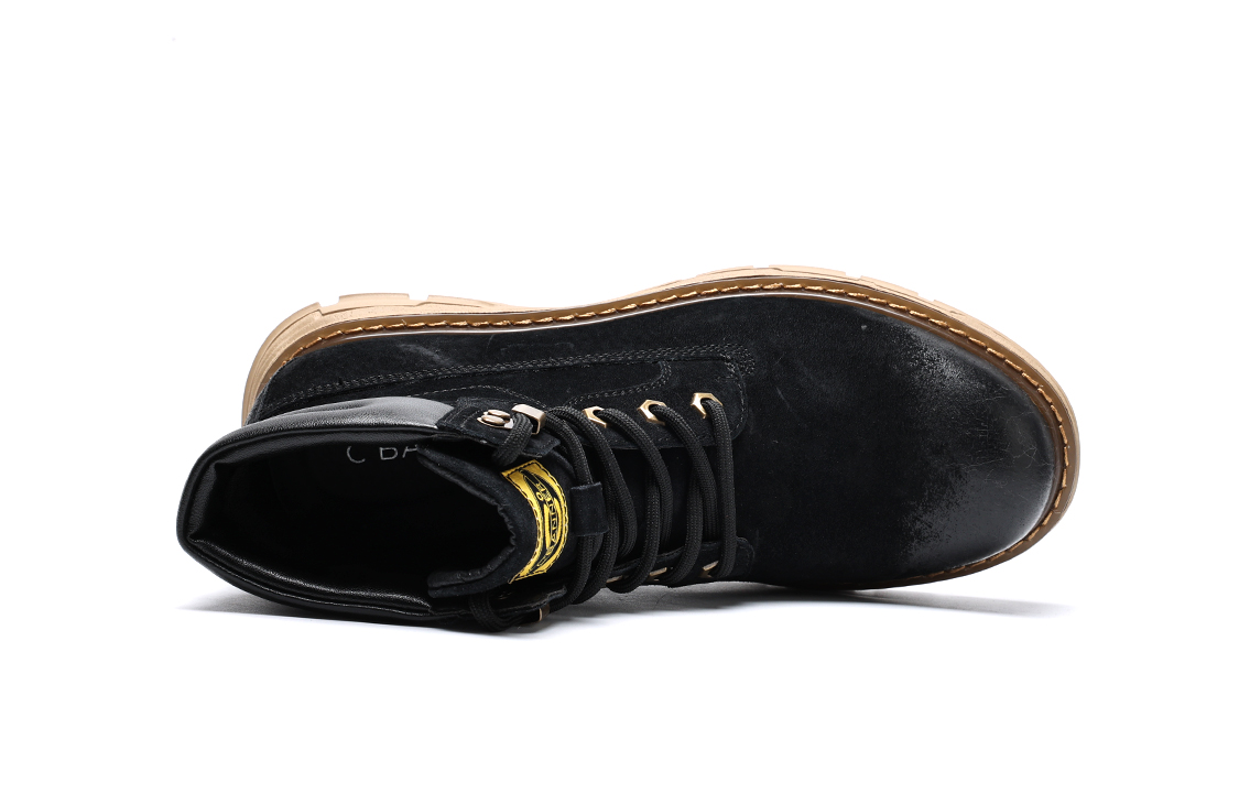 Shop C°BANNER Sepatu Kasual Retro Martin 'Hitam' C0623815XA01