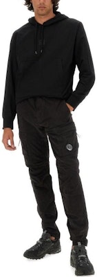 C.P. Company Hoodie Hitam Lengan Panjang Warna Polos Pullover CLSS033A006452W999 Shop C.P. Company Hoodie Hitam Lengan Panjang Warna Polos Pullover CLSS033A006452W999