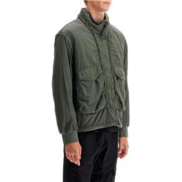 Shop C.P. 컴퍼니 그린 로고 배지 지퍼 업 재킷. CMOW089A005904G674