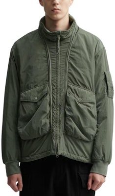 C.P. 컴퍼니 그린 로고 배지 지퍼 업 재킷. CMOW089A005904G674 Details for C.P. 컴퍼니 그린 로고 배지 지퍼 업 재킷. CMOW089A005904G674