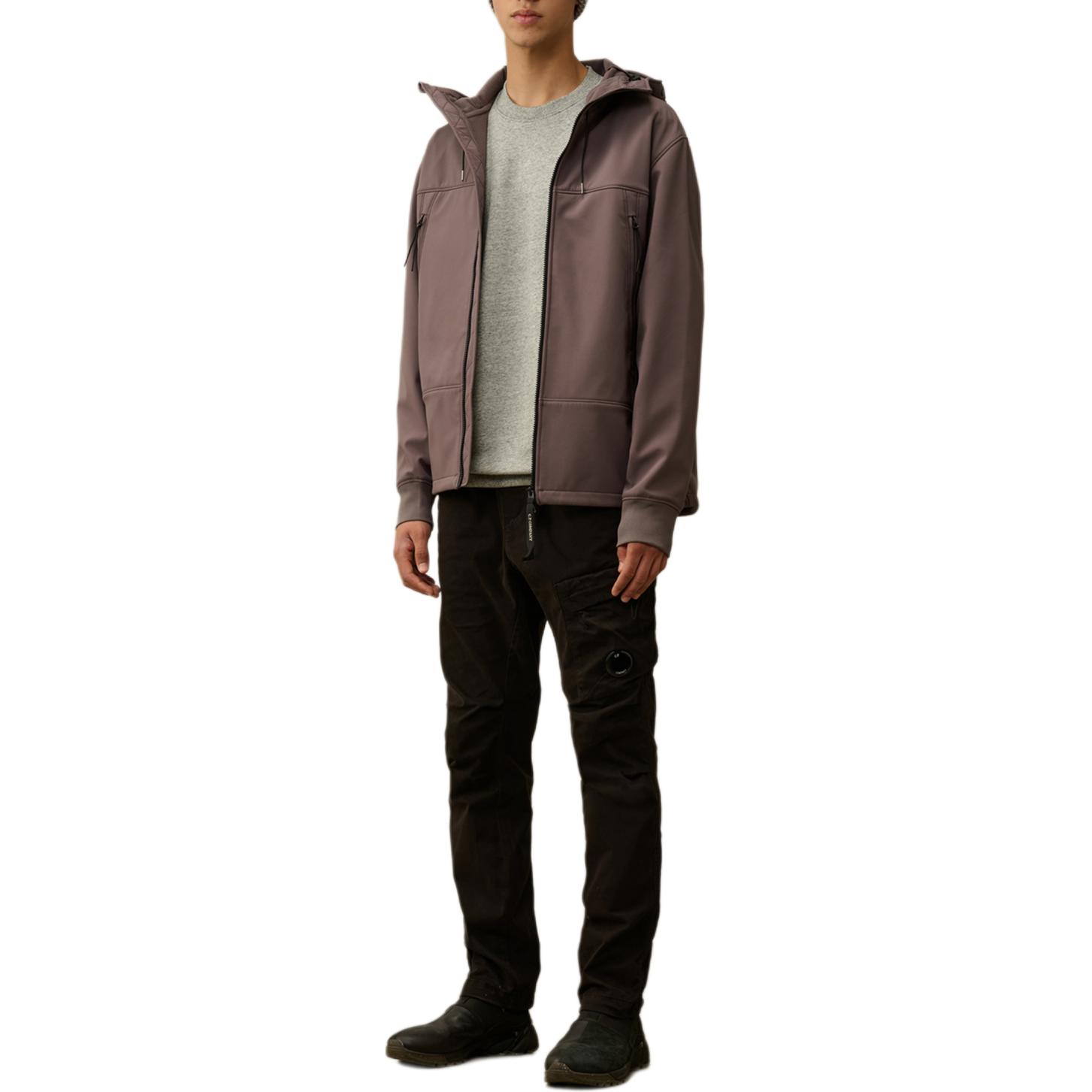 Lookbook C.P. 컴퍼니 그레이 크루넥 루즈핏 스웨트셔츠. CMSS023A005086WM94