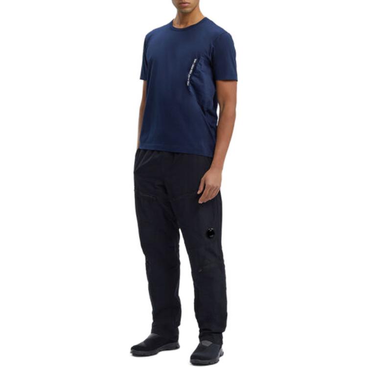 Lookbook C.P. Company Celana Kasual Hitam Model Tapered Relaxed Warna Solid. CMPA126A005991G999