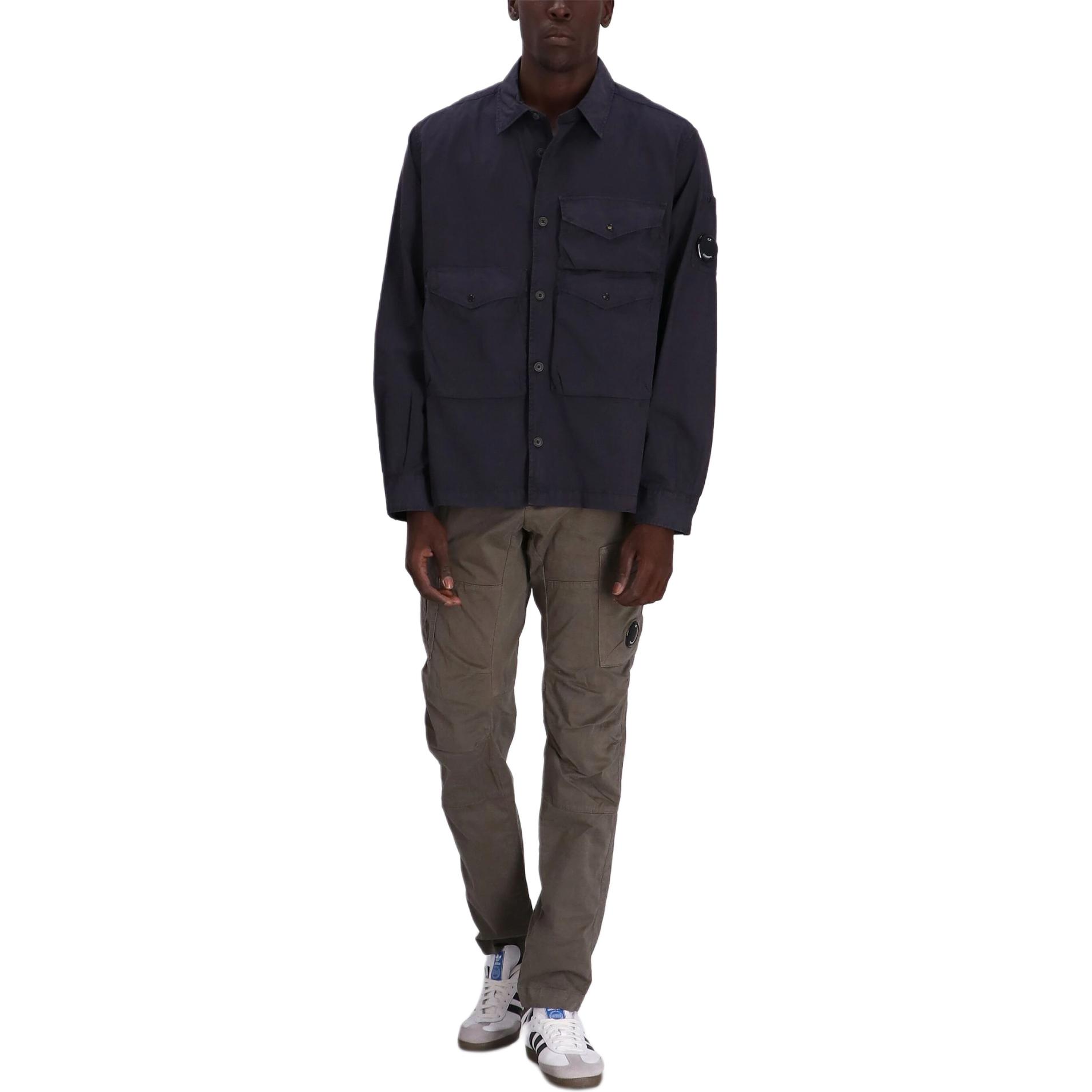 Lookbook Kemeja Lengan Panjang C.P. Company Deep Purple dengan Kancing Depan CMOS126A110143G-799