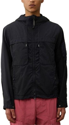 C.P. カンパニー クロム-R フーディッド ジャケット ブラック フルジップ コート. 16CMOW036A005904G888 Purchase C.P. カンパニー クロム-R フーディッド ジャケット ブラック フルジップ コート. 16CMOW036A005904G888