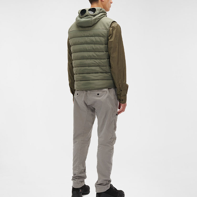 Details for C.P. カンパニー FW22 グリーンカラー ブロックジップフードベスト - 秋エディション 13CMOW026A006097M669