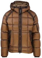 C.P. Company FW22 Logo Patch Hooded Puffer Jacket Brown () 13CMOW175A006099A318 C.P. Company FW22 Logo Patch Hooded Puffer Jacket Brown () 13CMOW175A006099A318