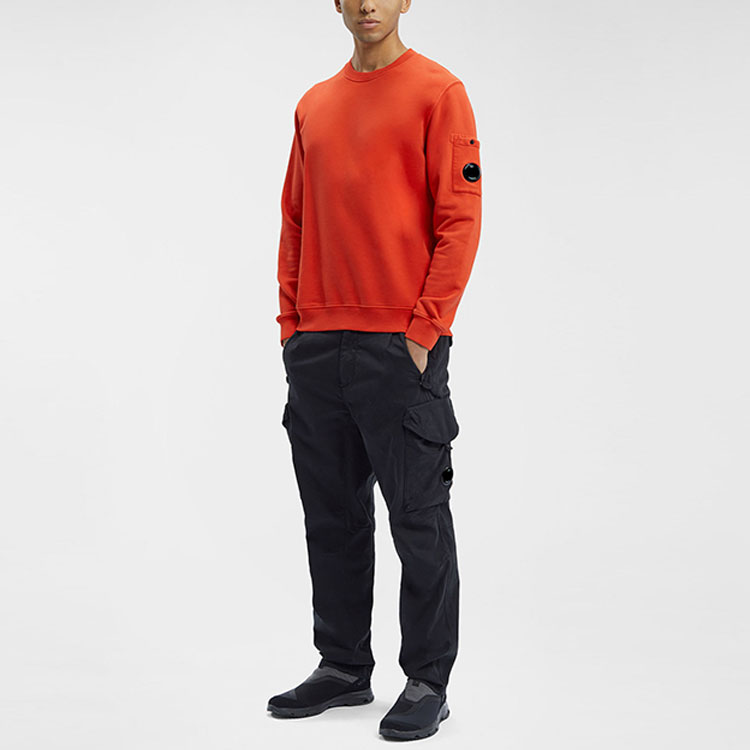 Purchase C.P. カンパニー FW23 レッド クルーネックスウェットシャツ スリーブレンズロゴ付き 15CMSS008A006372R547