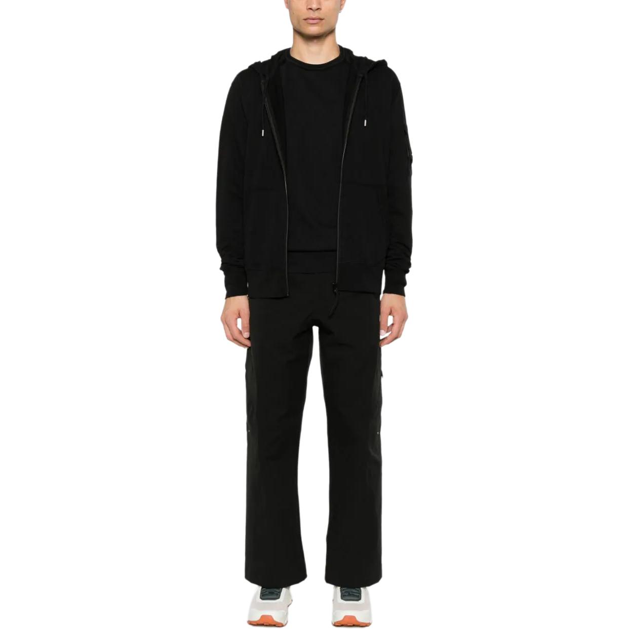 Lookbook C.P. カンパニー FW24 ブラック フーデッド ジップアップ スウェットシャツ CMSS057A002246G999
