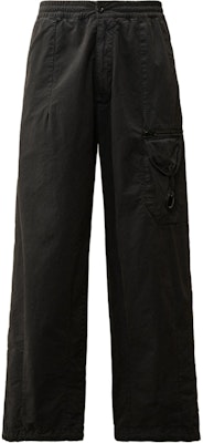 C.P. カンパニー FW24 ルーズフィット 刺繍ロゴパッチ カーゴパンツ ブラックサンド CMPA109A006134G995 Order C.P. カンパニー FW24 ルーズフィット 刺繍ロゴパッチ カーゴパンツ ブラックサンド CMPA109A006134G995