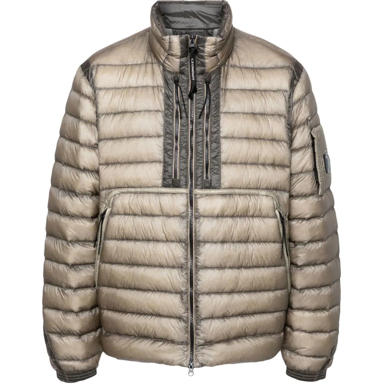 Order C.P. Company FW24 Jaket Lelaki Perang Ringan Quilted Down dengan Butiran Lensa. CMOW034A006099A327