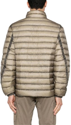 C.P. Company FW24 男裝輕量絎縫羽絨外套棕色附鏡片細節 CMOW034A006099A327 Purchase C.P. Company FW24 男裝輕量絎縫羽絨外套棕色附鏡片細節 CMOW034A006099A327