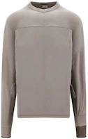 C.P. Company Grey Solid Color Crewneck Loose-Fit Sweatshirt 15CLSS037A006452W335 C.P. Company Grey Solid Color Crewneck Loose-Fit Sweatshirt 15CLSS037A006452W335