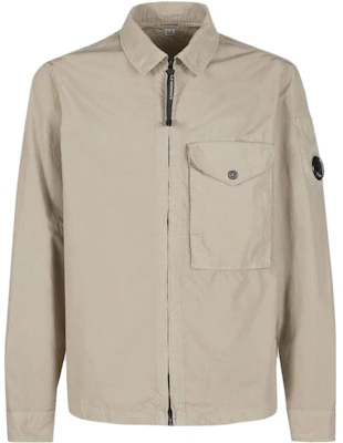 C.P. カンパニー SS23 ライトブラウン ソリッド ジップアップ 襟付きジャケット 14CMSH122A006272G330 Buy C.P. カンパニー SS23 ライトブラウン ソリッド ジップアップ 襟付きジャケット 14CMSH122A006272G330