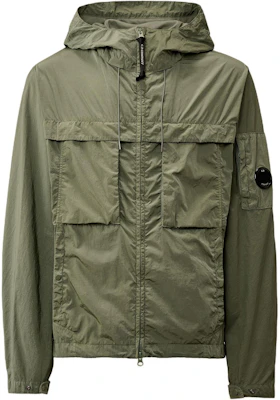 C.P. Company SS24可调节短款拉链夹克 酪梨绿色 CMOW036A005904G627 Buy C.P. Company SS24可调节短款拉链夹克 酪梨绿色 CMOW036A005904G627