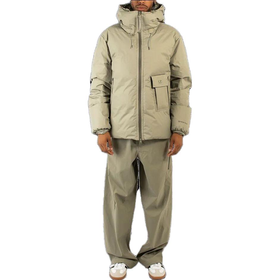 Lookbook C.P. カンパニー ユニセックス グリーンキルティングジャケット フード付きジッパーポケット 15CLOW015A006577A335