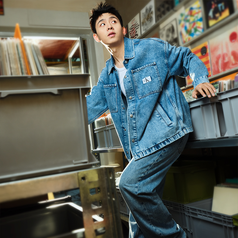 Sizing 卡尔文克莱因90年代复古直筒牛仔裤男士浅蓝色丹宁裤 J325951