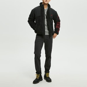 Calvin Klein Jaket Fleece Hitam Bordir dengan Kerah Tegak. ZM02040-BEH Lookbook Calvin Klein Jaket Fleece Hitam Bordir dengan Kerah Tegak. ZM02040-BEH