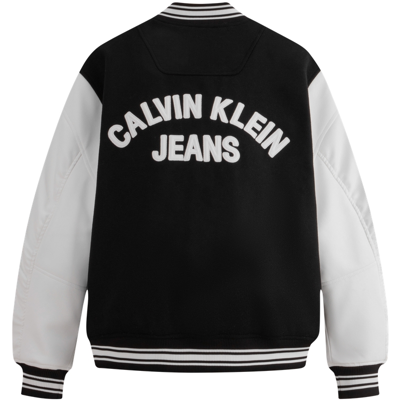 Lookbook Chaqueta Varsity Colorblock Bordada Calvin Klein Casual. J324433