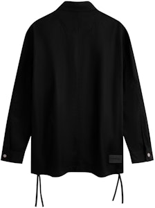 Camisa Casual Exterior Calvin Klein con Botones y Dobladillo Ajustable. J325013 Sizing Camisa Casual Exterior Calvin Klein con Botones y Dobladillo Ajustable. J325013