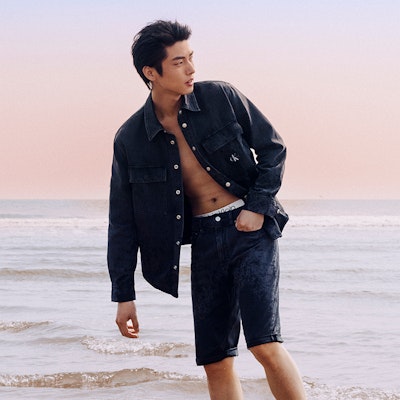 CALVIN KLEIN Classic Loose-Fit Denim Black Cotton Shirt Retro Style J325544 Purchase CALVIN KLEIN Classic Loose-Fit Denim Black Cotton Shirt Retro Style J325544