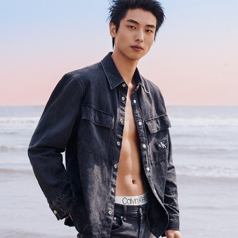 Details for CALVIN KLEIN Kemeja Denim Hitam Klasik Longgar Gaya Retro J325544