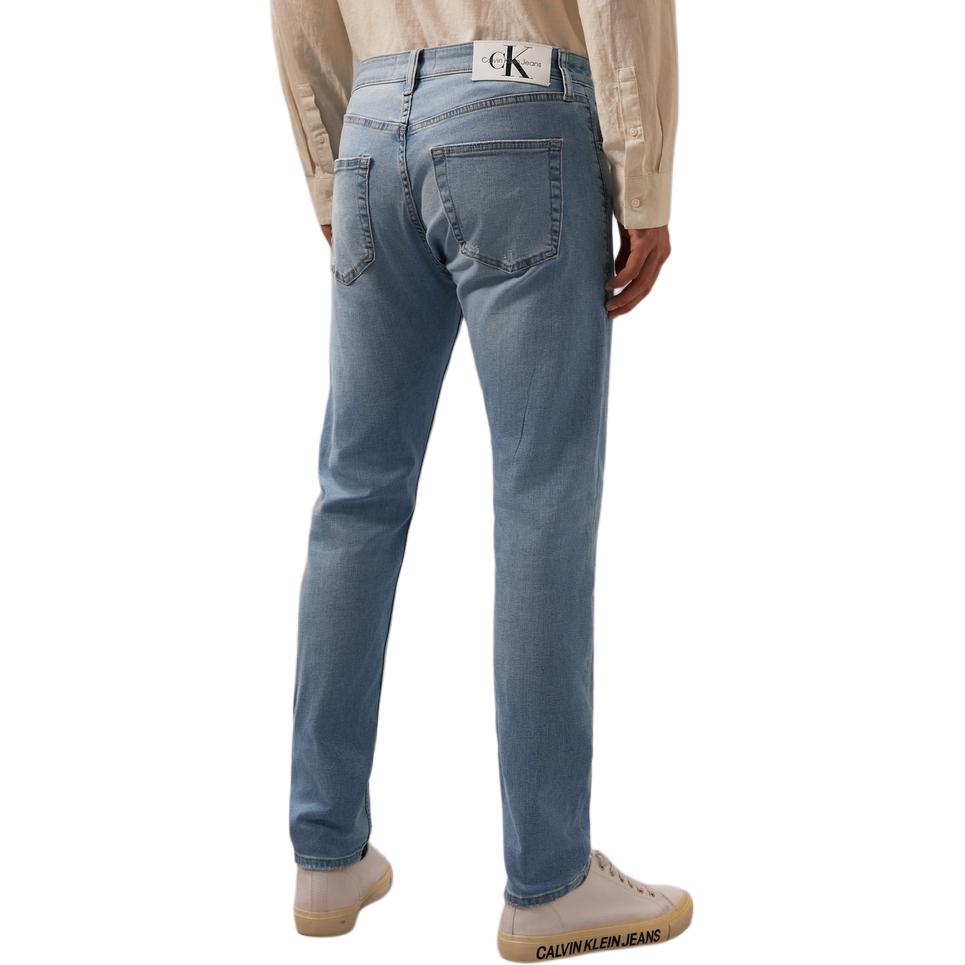 Purchase Calvin Klein 經典復古磨損彈性錐形牛仔褲 淺藍色丹寧 J326117-1AA