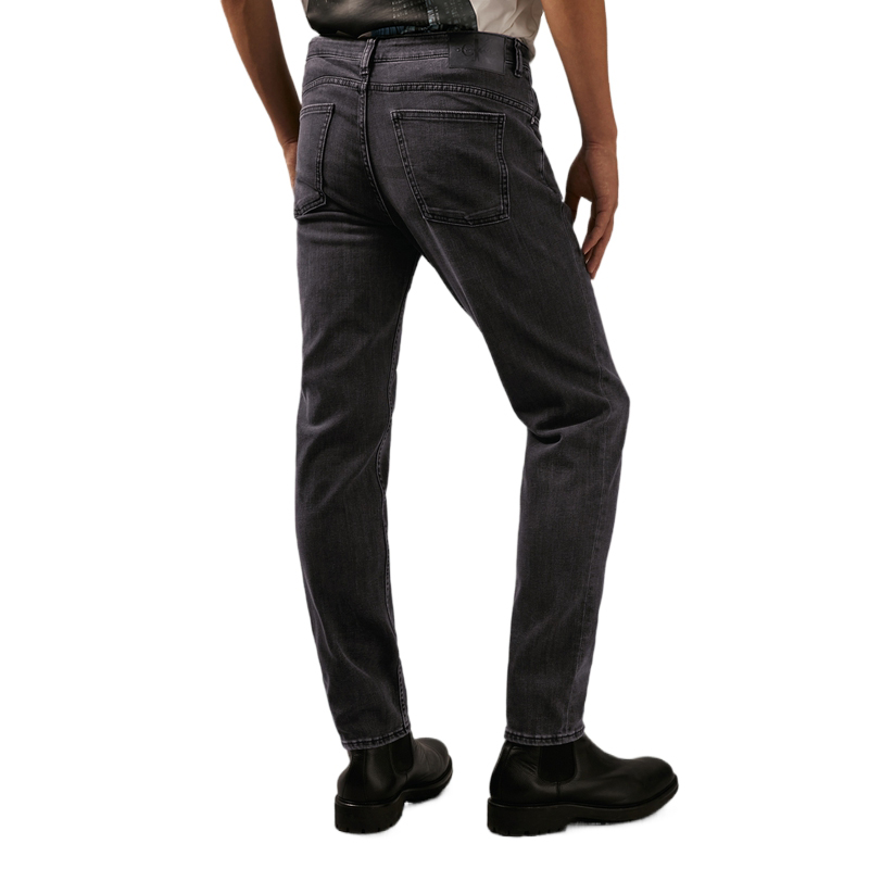 Calvin Klein  Classic Slim Tapered Fit Stretch Jeans in Denim Black. J326578 圖 7