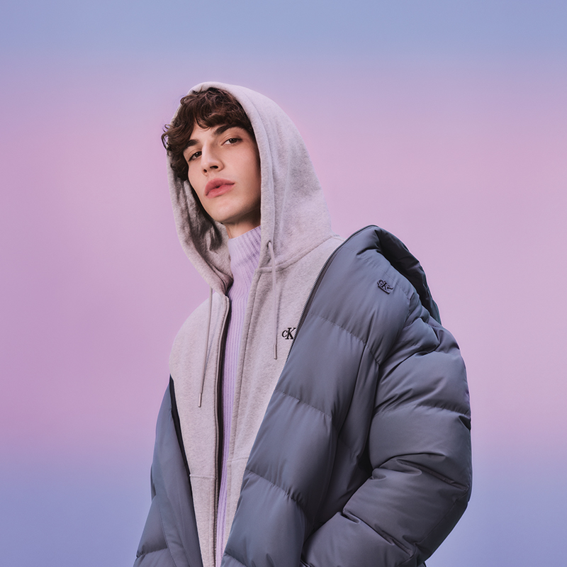 Lookbook 卡尔文克莱因 刺绣标志拉链连帽卫衣 牛奶白色 40QM434-67U