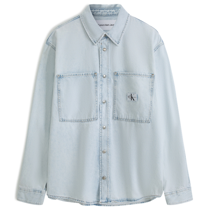 Order Camisa de algodón denim minimalista azul claro Calvin Klein con bolsillo. J322774-1AA