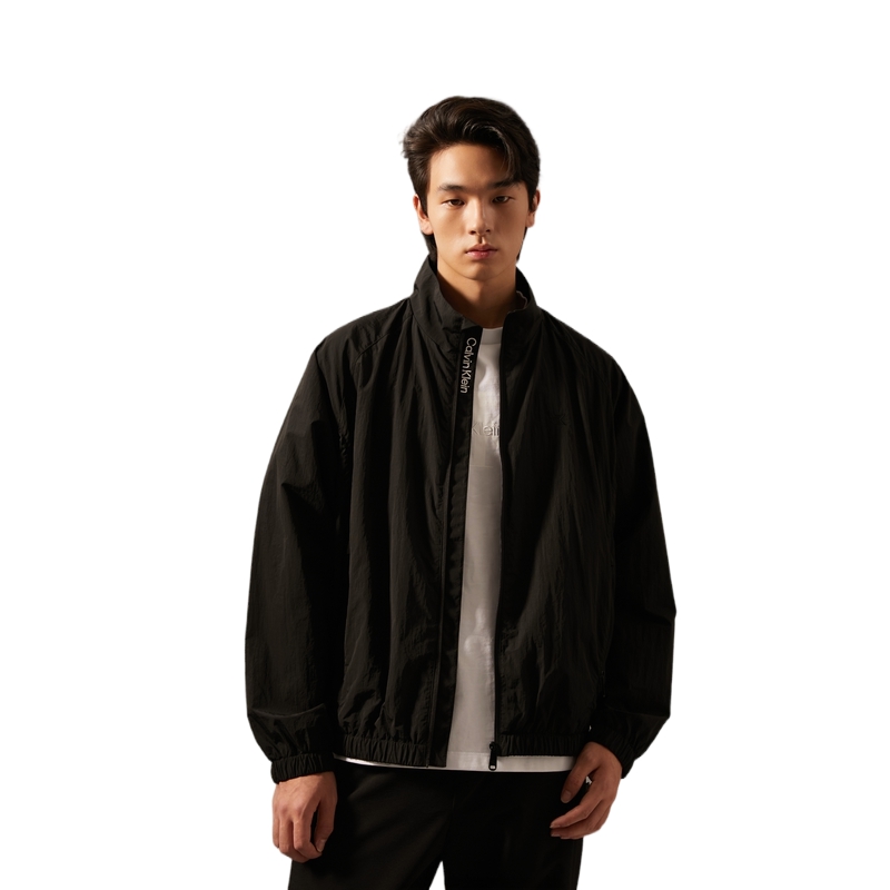 Shop Calvin Klein 輕量防水戶外運動夾克 J326960