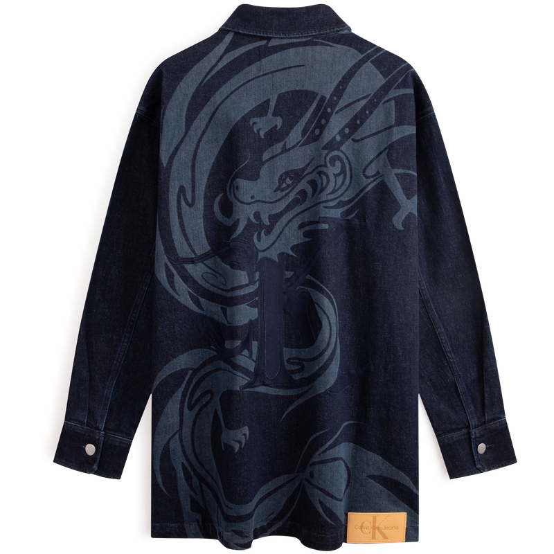 Lookbook Calvin Klein Jaket Denim Retro Classic Cetakan Naga Biru Gelap J324908