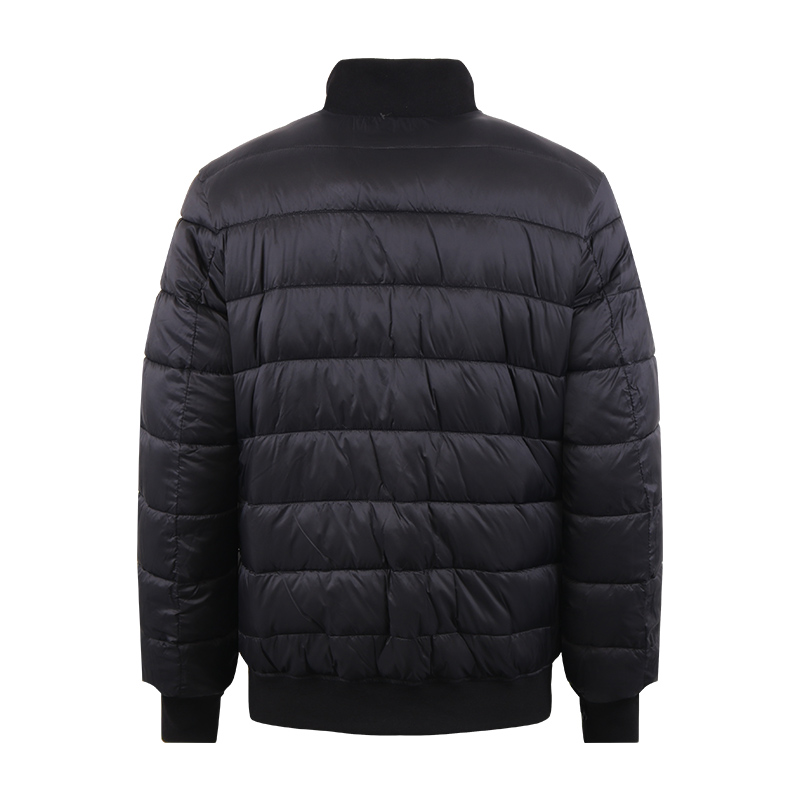 Sizing Chaqueta Reversible Rompeviento Calvin Klein con Cuello Alto. CM208389