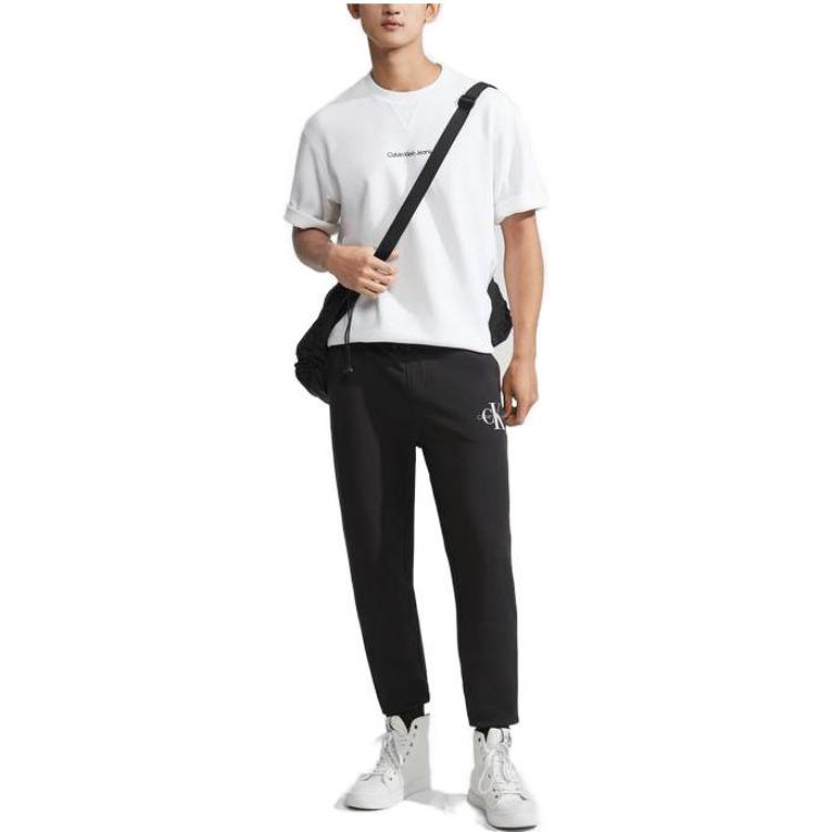 Lookbook Pantalones Jogger Calvin Klein Negros con Letras y Cintura con Cordón. J323920