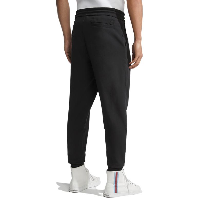Shop Pantalones Jogger Calvin Klein Negros con Letras y Cintura con Cordón. J323920