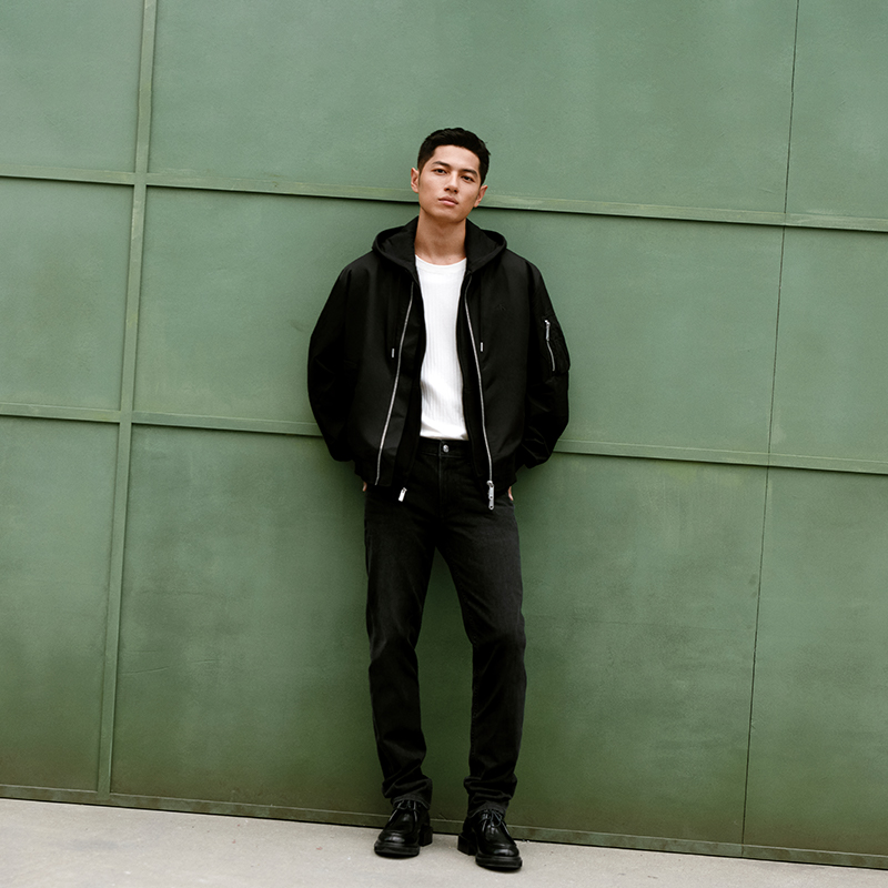 Calvin Klein  Stretch Commuter Jeans Moisture-Wicking Denim Black. J326409 圖 3